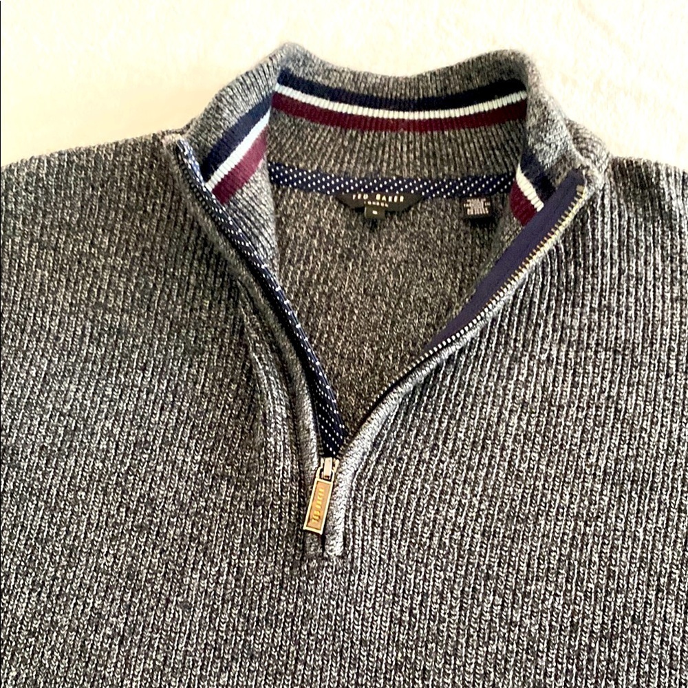 Ted Baker London Gray Zip Up Sweater with Ribbed Knit. Size 5. (US XL)